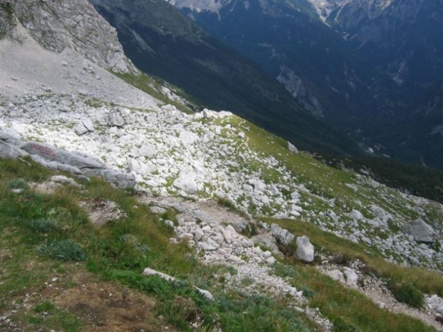 Pogled od Zavetišča pod Špičkom v dolino