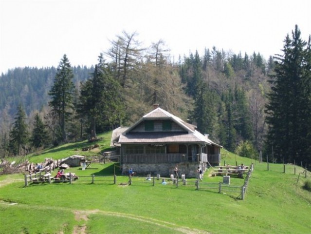 Roblekov dom Na Begunjščici 1657 m (mimo Prev - foto