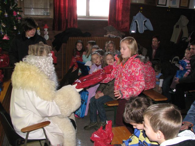 Obisk Dedka Mraza v Zavodnji - foto