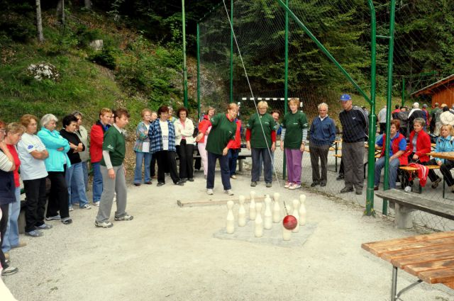 Kegljanje v Belih Vodah - foto