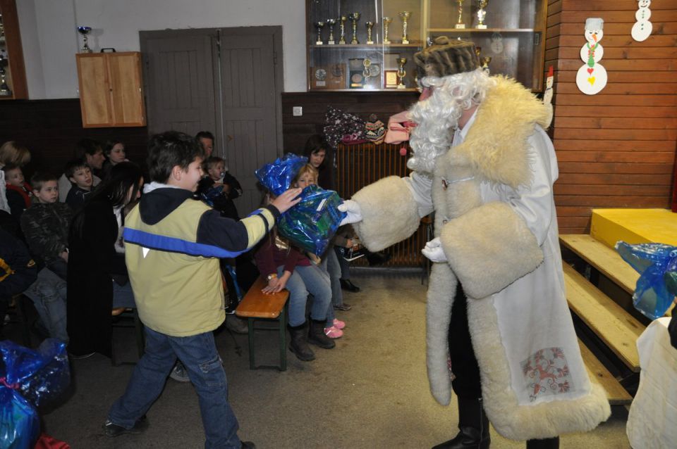 Obisk Dedka Mraza v Zavodnjah 2010 - foto povečava