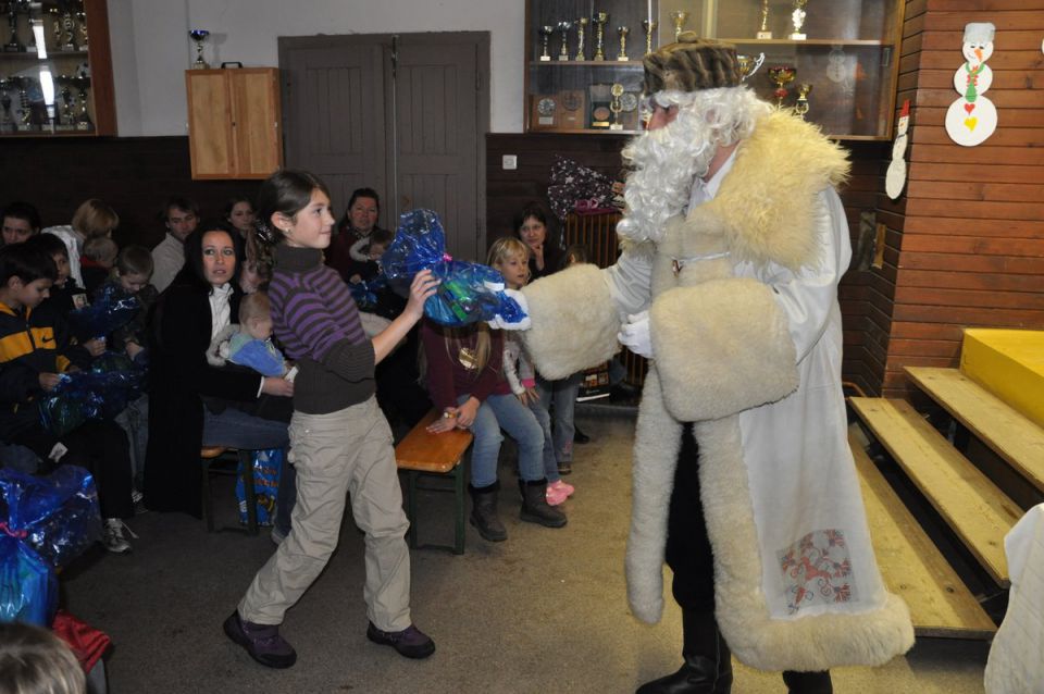 Obisk Dedka Mraza v Zavodnjah 2010 - foto povečava