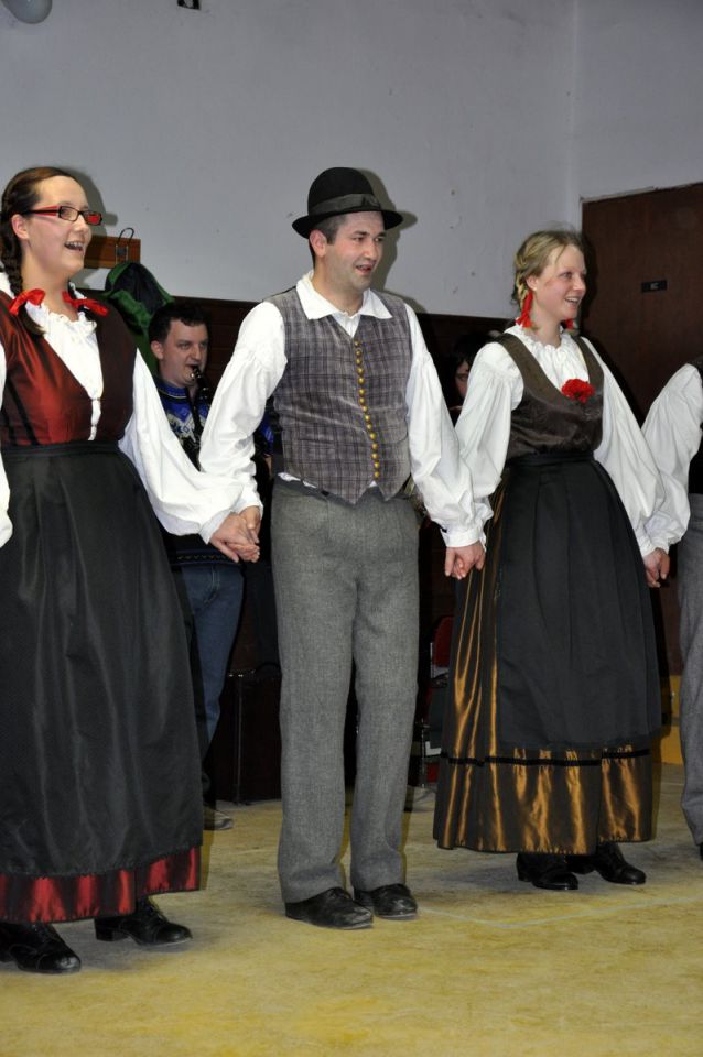 Nastop folklornih skupin v Zavodnjah 2011 - foto povečava