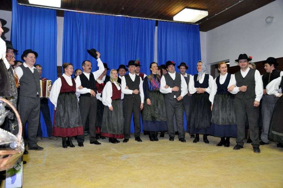 Nastop folklornih skupin v Zavodnjah 2011 - foto povečava