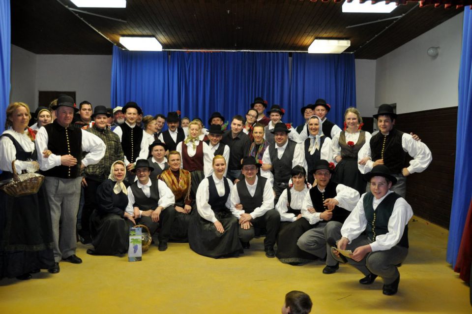 Nastop folklornih skupin v Zavodnjah 2011 - foto povečava