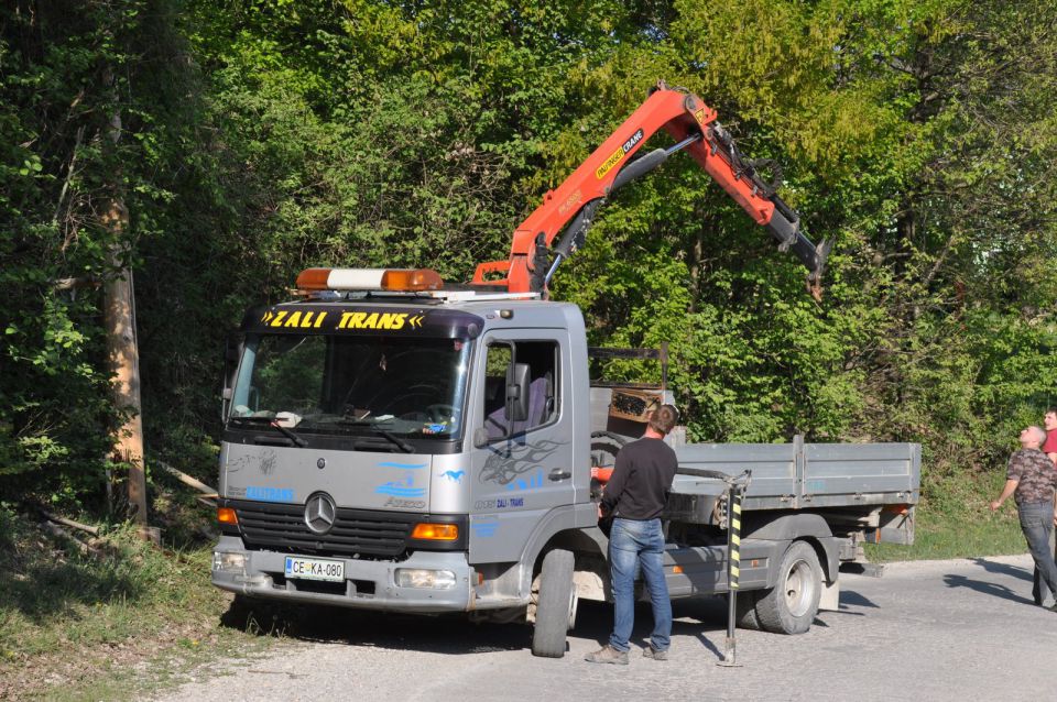 Postavljanje mlaja Zavodnje 2011 - foto povečava