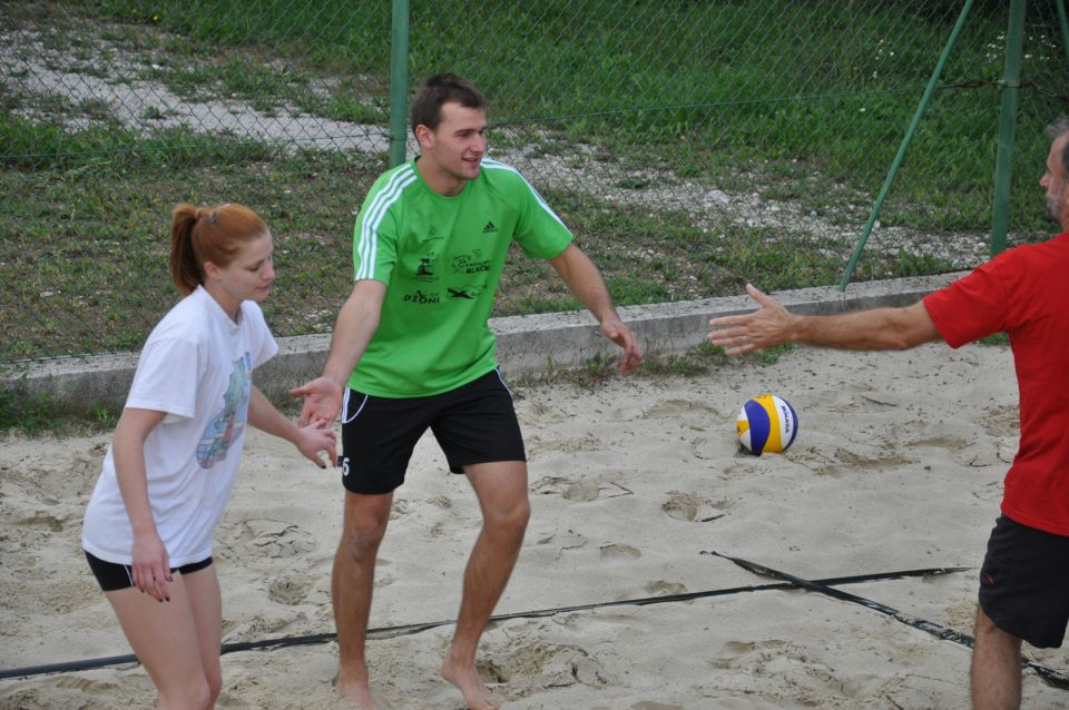 Odbojka na mivki žrebane trojke Varpolje 2012 - foto povečava