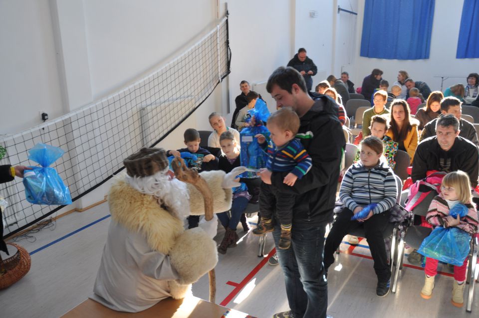 Dedek mraz Zavodnje 15.12.2013 - foto povečava