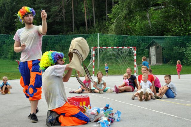 Srečanje otrok  v Zavodnji 22.7.2016 - foto