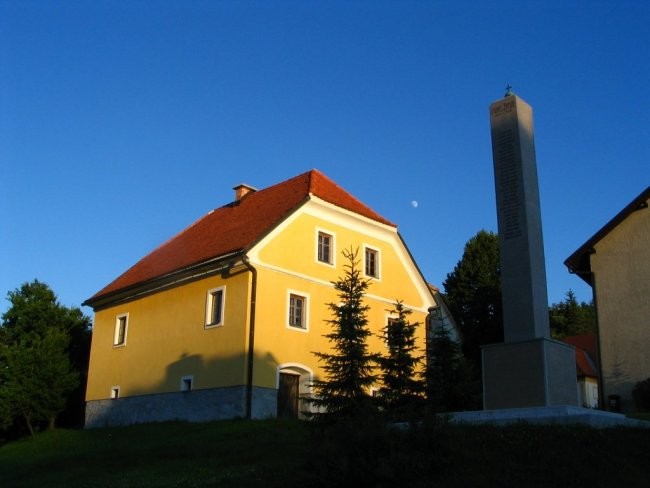 Zavodnja ponoči in podnevi - foto povečava