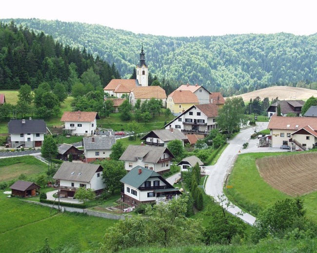 Zavodnja ponoči in podnevi - foto povečava