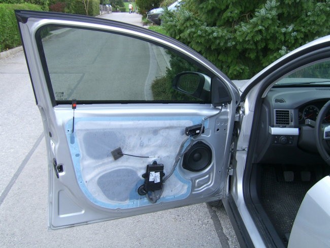 Avto akustika - foto povečava
