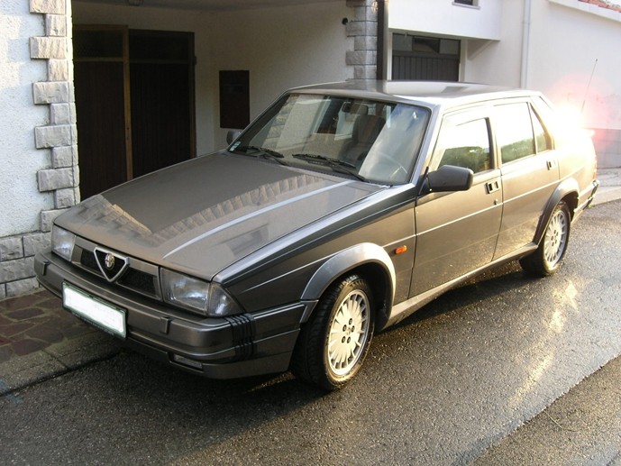 Alfa 75 - foto povečava