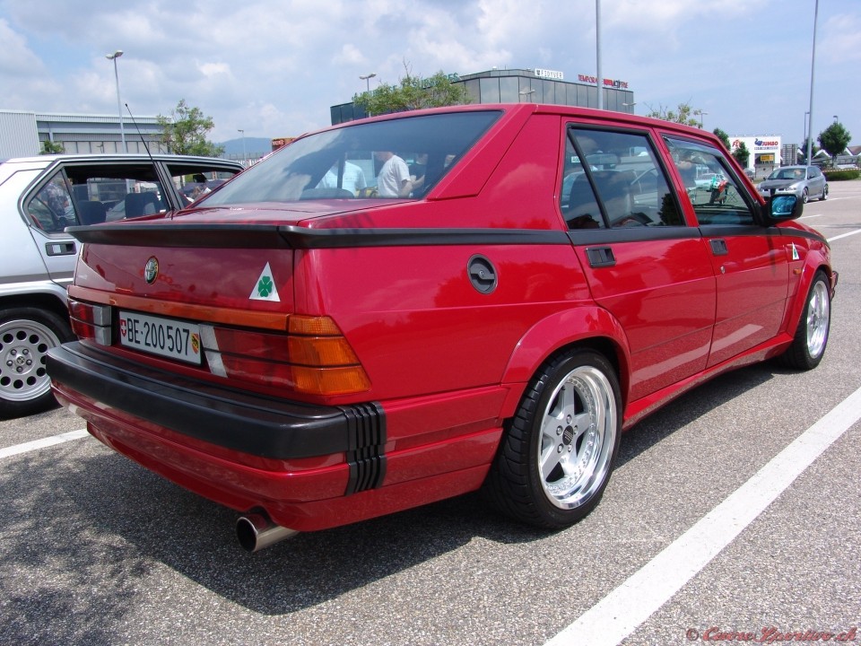 Alfa 75 - foto povečava