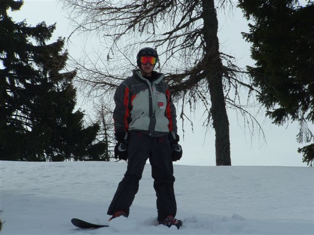 Snowboarding triki - foto