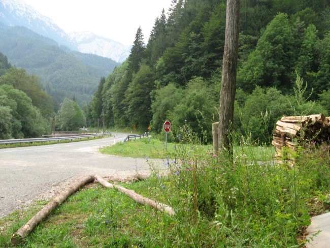 Tu se pot odcepi od glavne ceste na Jezersko