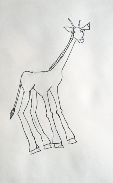 Žirafa, narisana s svinčniki in dokončana s črnim flomastrom