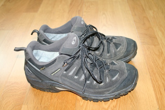Nizki pohodni čevlji Salomon goretex št. 45 1-3, 35€