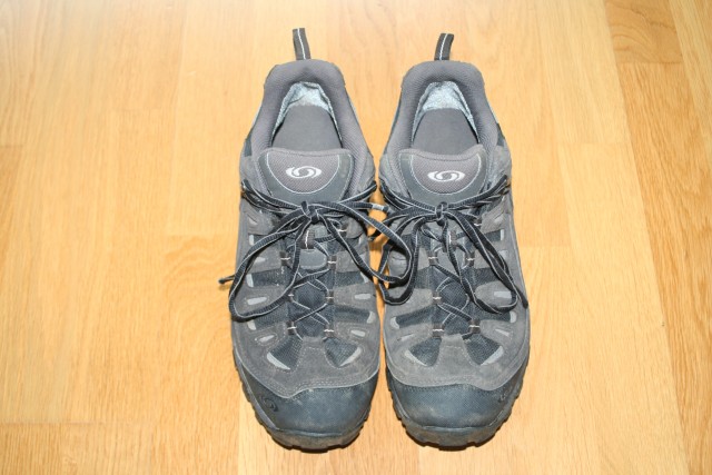 Nizki pohodni čevlji Salomon goretex št. 45 1-3, 35€