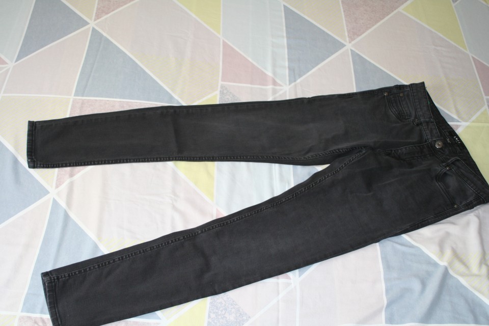 smog jeans hlače W32 L34 slim,  10€