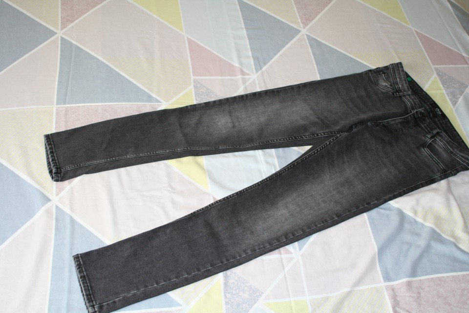 smog jeans hlače W32 L34 slim,  10€