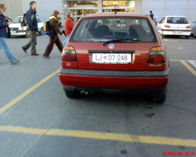 "Parkirni" invalidi - foto povečava