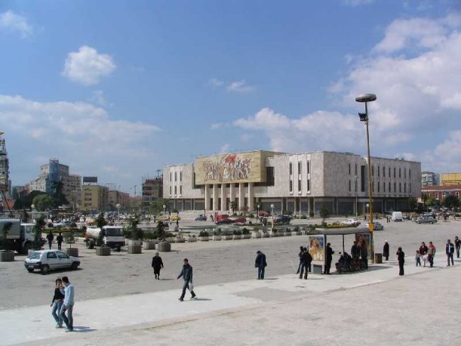 2005 - Albanija - Tirana - foto povečava