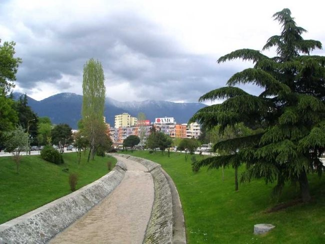 2005 - Albanija - Tirana - foto povečava