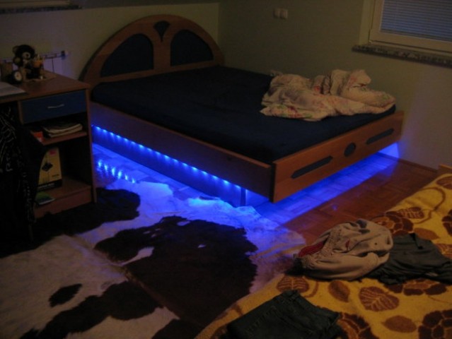 Osvetlitev pod posteljo1