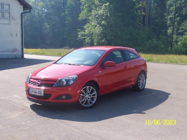 Astra GTC 2.0T - foto