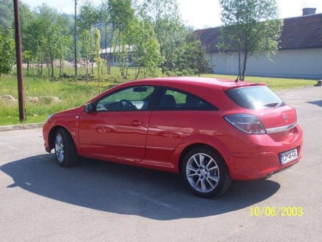 Astra GTC 2.0T - foto