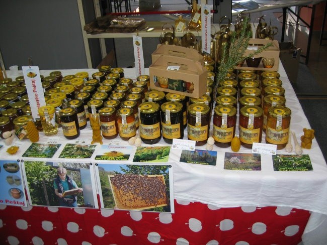čebelarstvo - stojnica na smučarskem sejmu v  - foto povečava