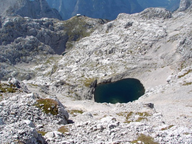 Zgornje (?) Kriško jezero in Pogačnikov dom