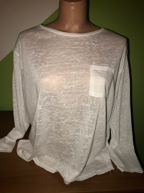 Bela bluza H&M, malo prosojna, ohlapna, velikost M, ustreza bolj L, 6€