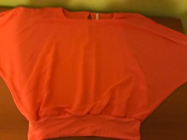 Marelična barva, velikost L-XL, 6€