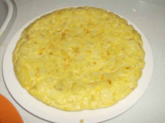 Njamiiii....slastna krompirjeva omleta...tradicionalna španska jed