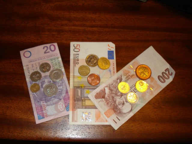 Poljski zloti, euri in ceske krone :P