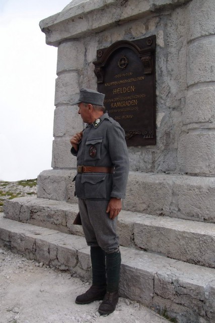 Član društva Peski v avtentični avstroogrski uniformi