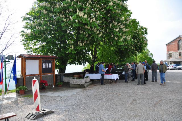 Pohod in otvoritev info table na Sv.Gori - foto