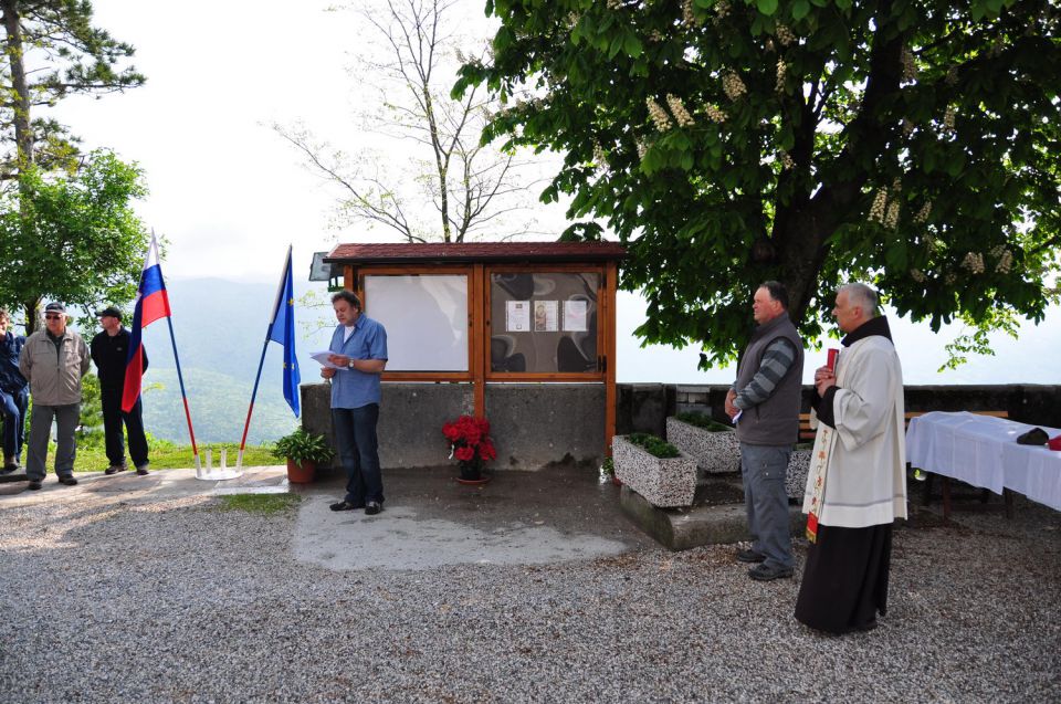 Pohod in otvoritev info table na Sv.Gori - foto povečava