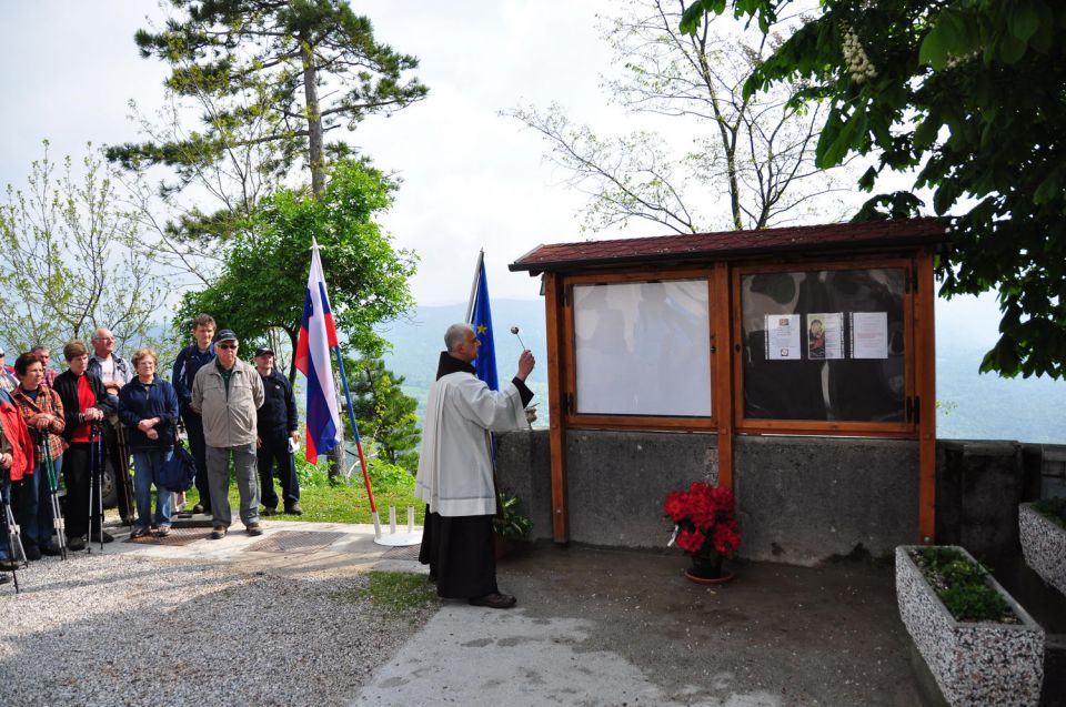 Pohod in otvoritev info table na Sv.Gori - foto povečava