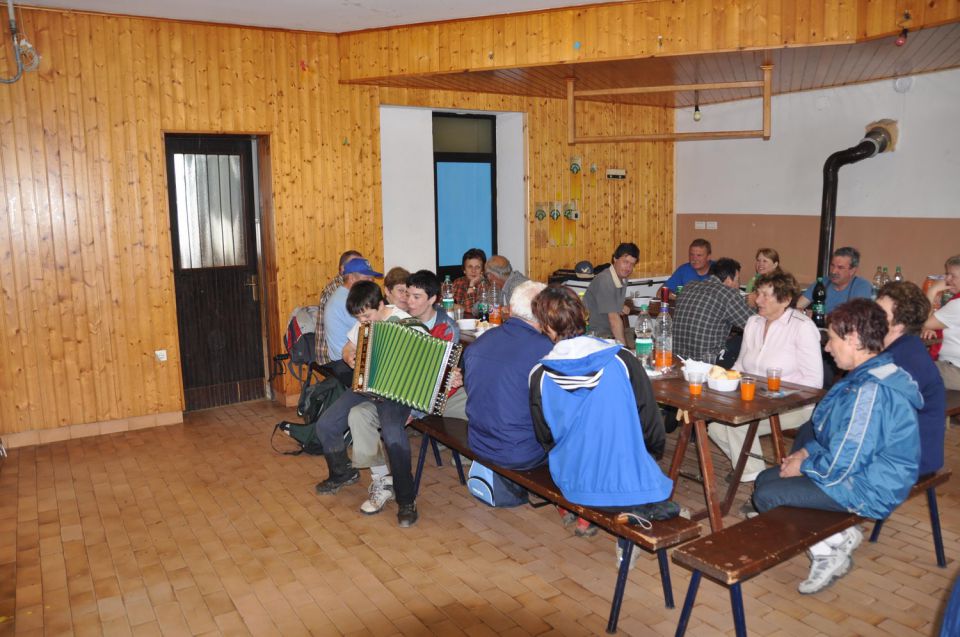 Pohod in otvoritev info table na Sv.Gori - foto povečava