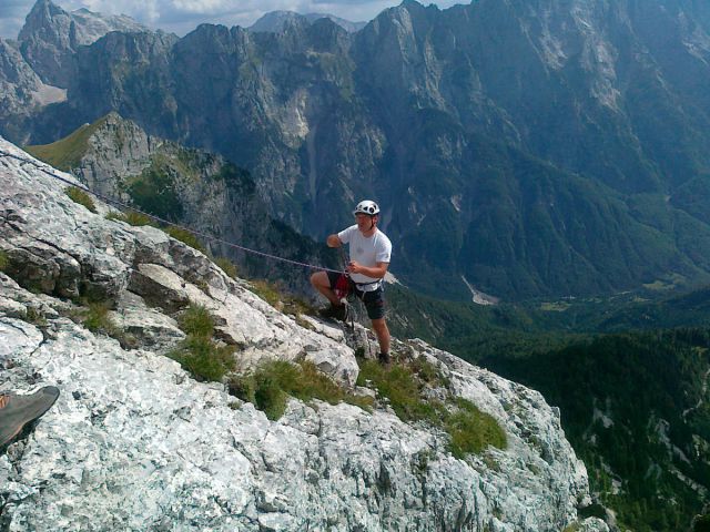 Skala 2133 m. in okolica mangrta - foto