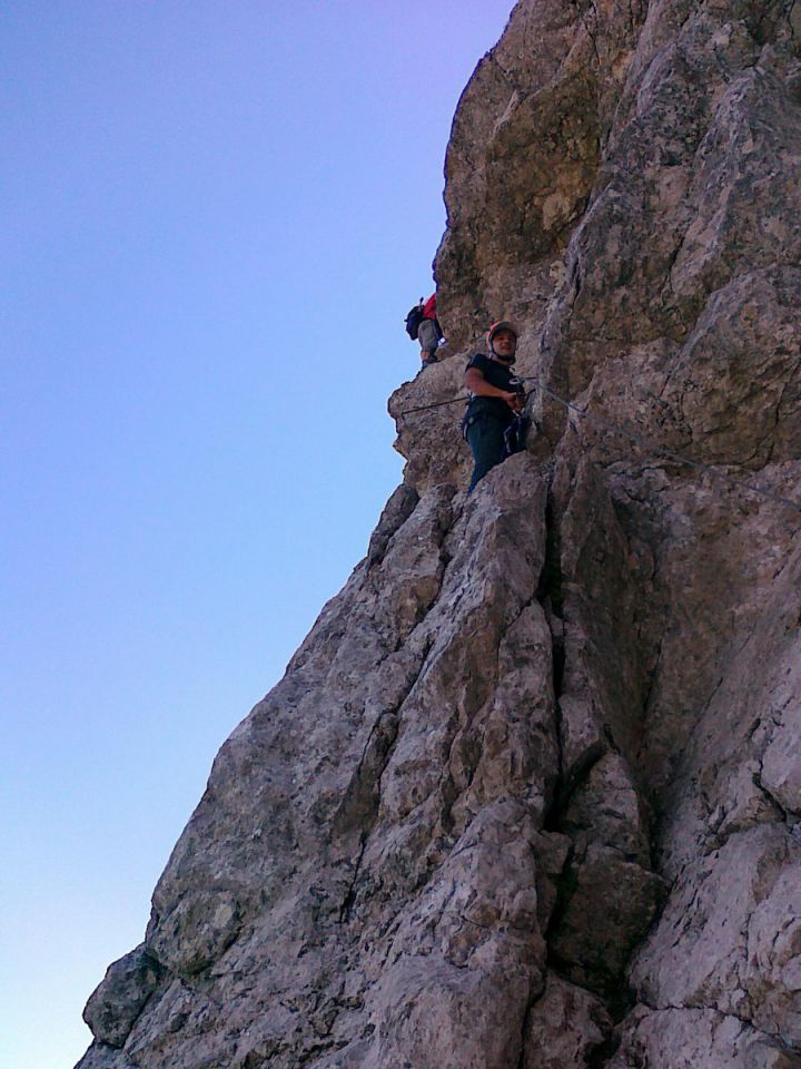 Skala 2133 m. in okolica mangrta - foto povečava