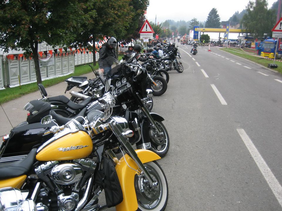 Harley  moto zbor Osojsko jezero - Faaker see - foto povečava