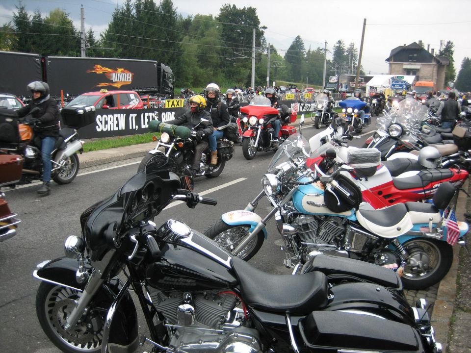 Harley  moto zbor Osojsko jezero - Faaker see - foto povečava