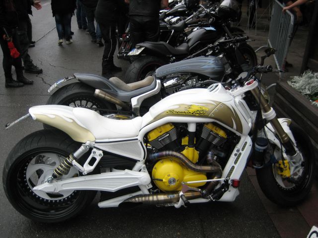 Harley  moto zbor Osojsko jezero - Faaker see - foto