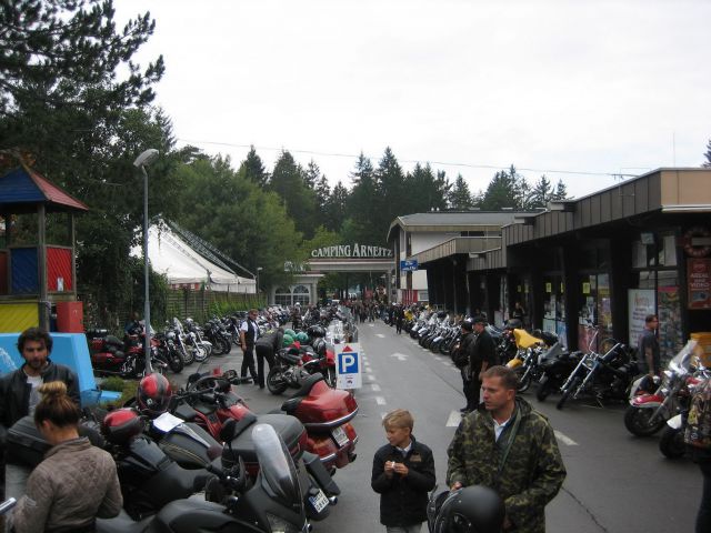 Harley  moto zbor Osojsko jezero - Faaker see - foto
