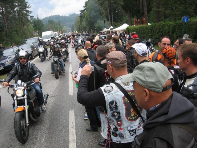 Harley  moto zbor Osojsko jezero - Faaker see - foto