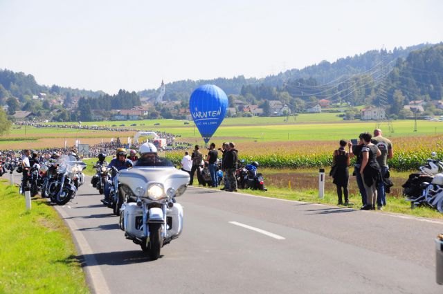 Harley Davidson moto zbor 2015 - foto